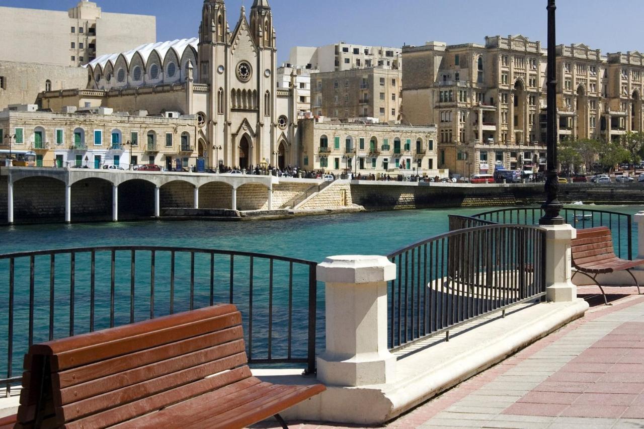 Spacious Apartment Steps To The Promenade Sliema Kültér fotó