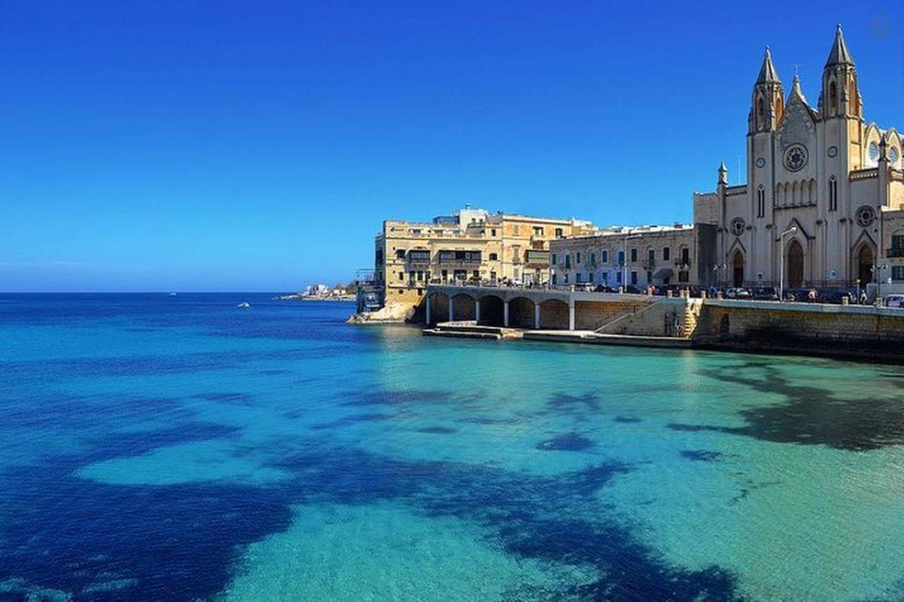 Spacious Apartment Steps To The Promenade Sliema Kültér fotó
